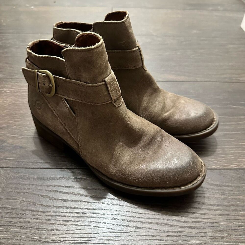 Born Women’s 6 Leather Distressed Ankle Buckle Strap Booties